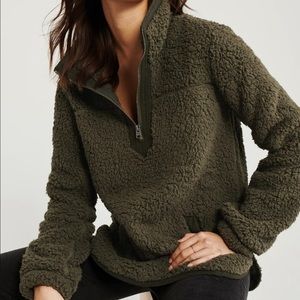 Abercrombie & Fitch green Sherpa quarter zip